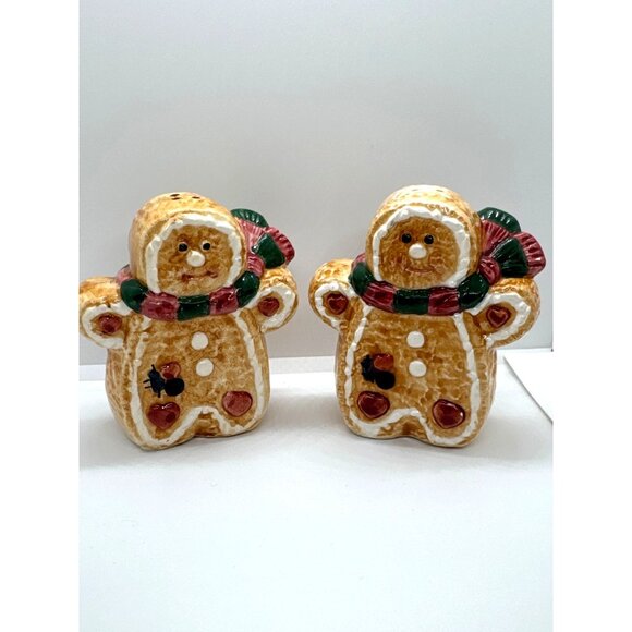Gingerbread Man Salt Pepper Shakers  Set Ceramic Christmas Holiday Kitchen Decor - Picture 2 of 10